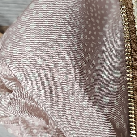 VRNYC x Target Crossbody Bag Tan - Picture 7 of 12